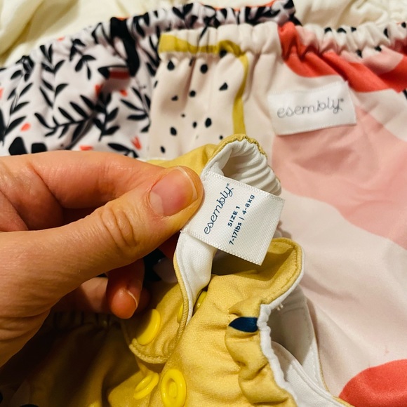 Esembly Inner and Outer Diapers (Size 1) - Picture 7 of 7